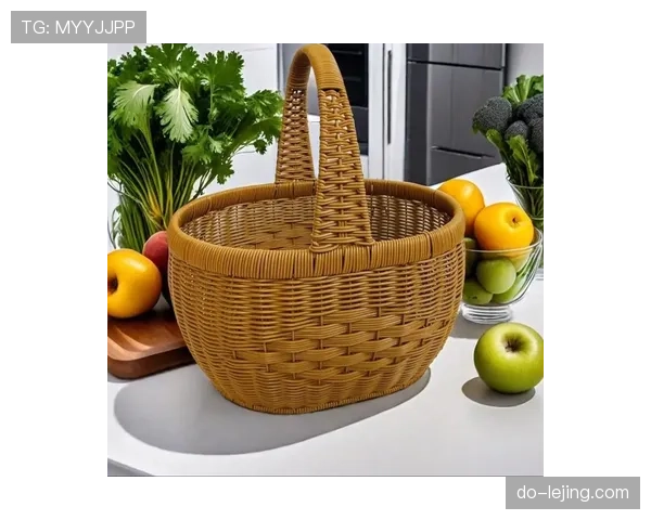 唐佳豪去菜市场那张图太冲击了，提菜篮的手和旁边那辆车完全不是一个世界